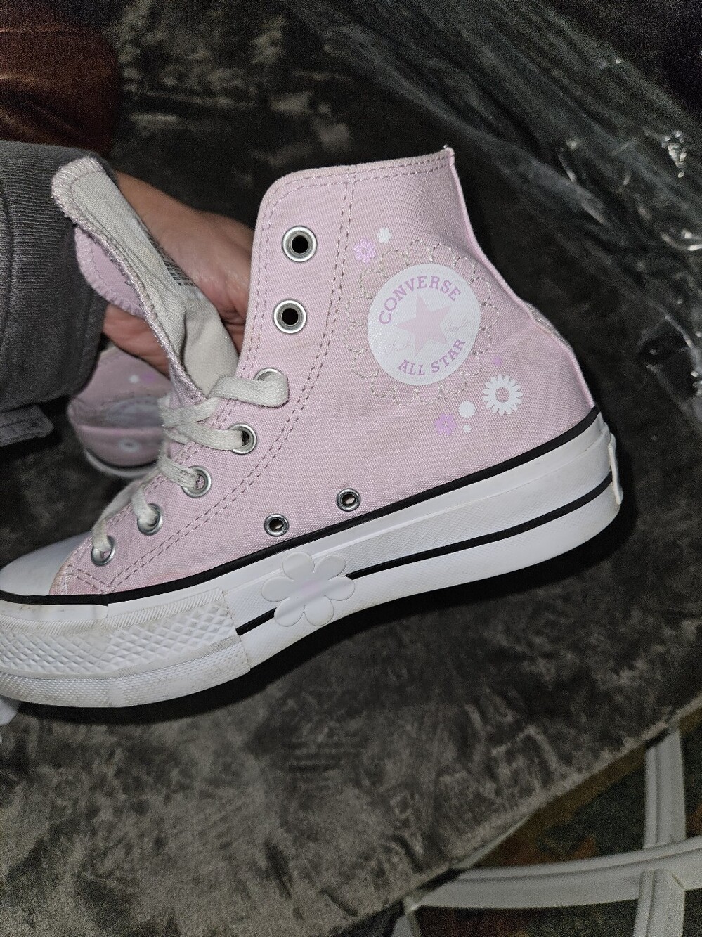 Converse Pink High-Top Floral Canvas Sneakers Floral Womens 6 Barbie Girl Cutesy